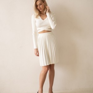 set di maglieria da donna in cotone acrilico lavorato a maglia a maniche lunghe con scollo a V e gonna corta