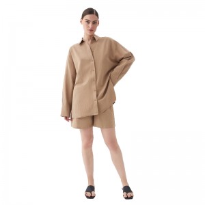 women sewing casual shirt and shorts sets