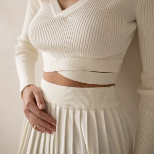 set di maglieria da donna in cotone acrilico lavorato a maglia a maniche lunghe con scollo a V e gonna corta