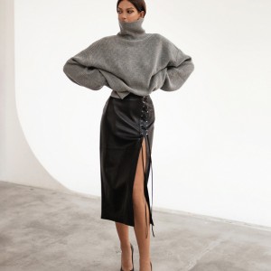 Maglia oversize a maniche lunghe con collo alto in maglia di misto lana da donna