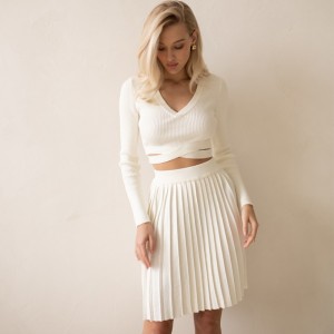 set di maglieria da donna in cotone acrilico lavorato a maglia a maniche lunghe con scollo a V e gonna corta